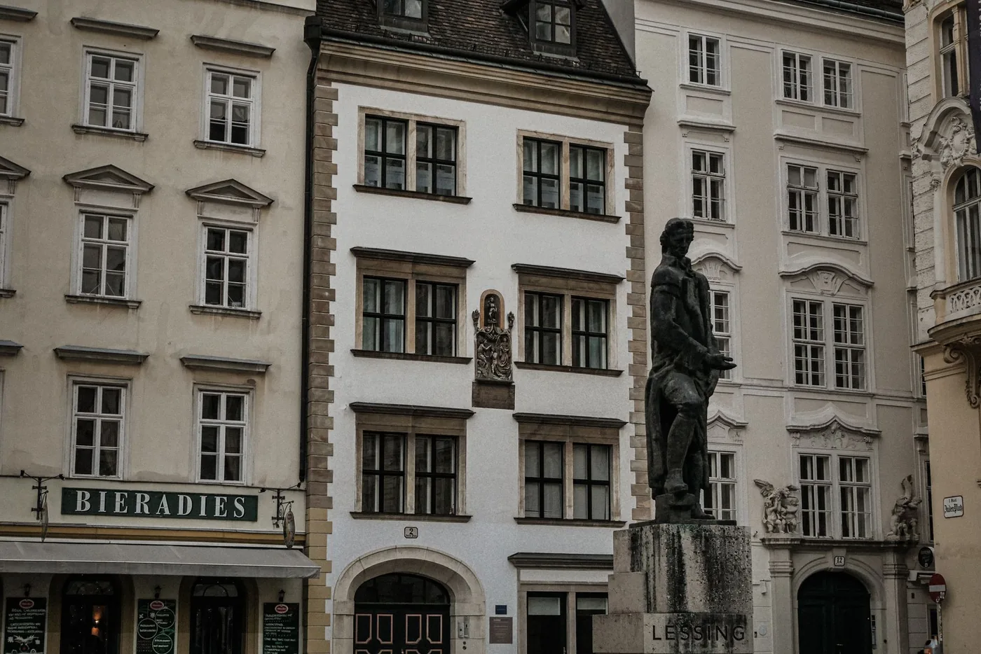 Historické centrum Vídně s klasickou architekturou.