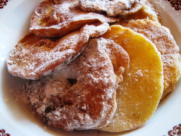 Recept na Jablka smažená v těstíčku