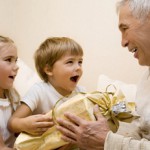 Jak vybrat vánoční dárky pro dědečka a babičku?